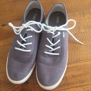 TOMS sneakers very good condition